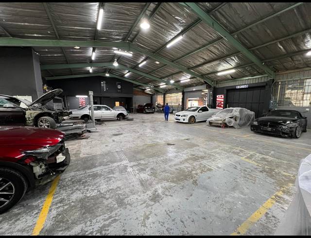 2,040M² WAREHOUSE FOR SALE IN STRIJDOMPARK
